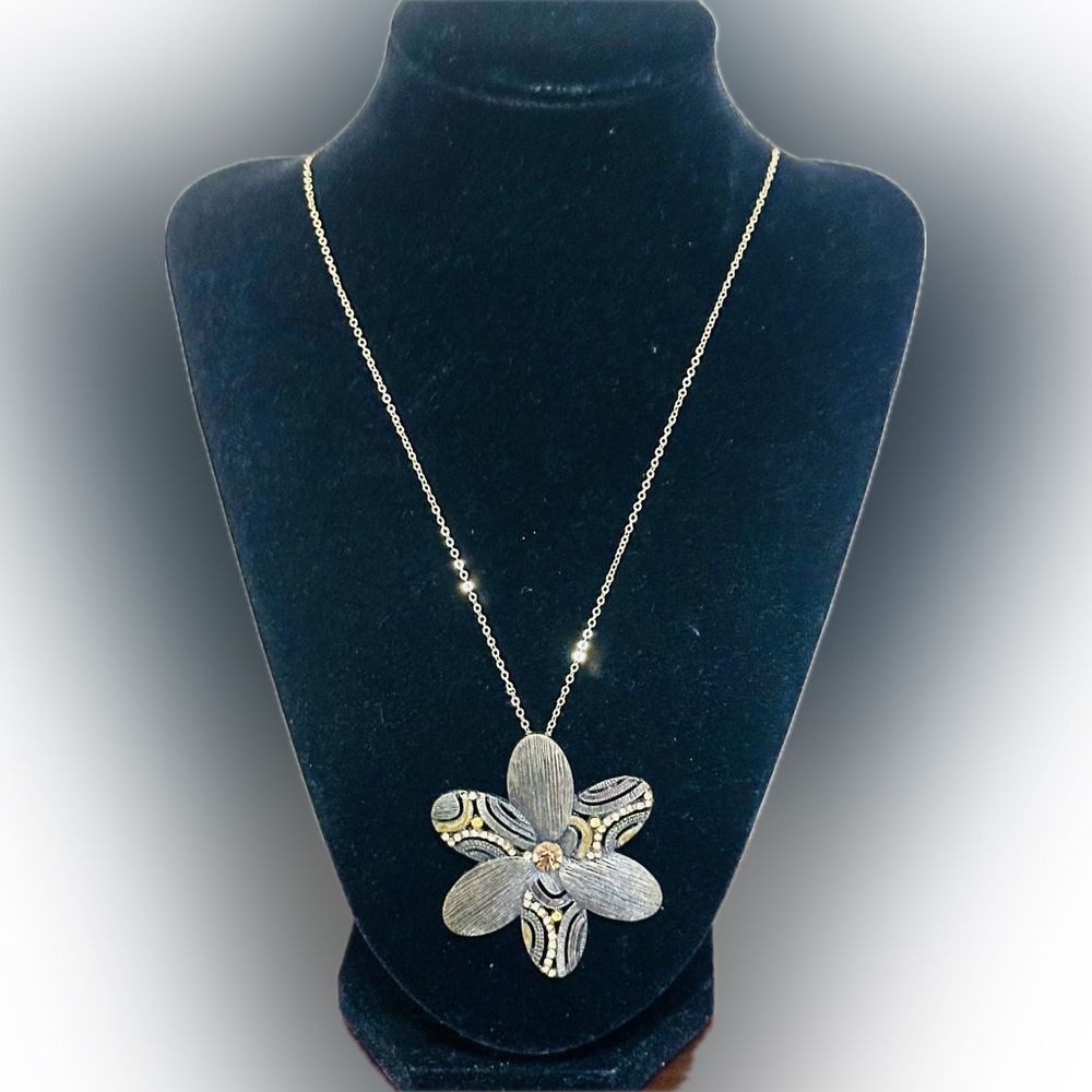 Gold and Black Floral Pendant Necklace